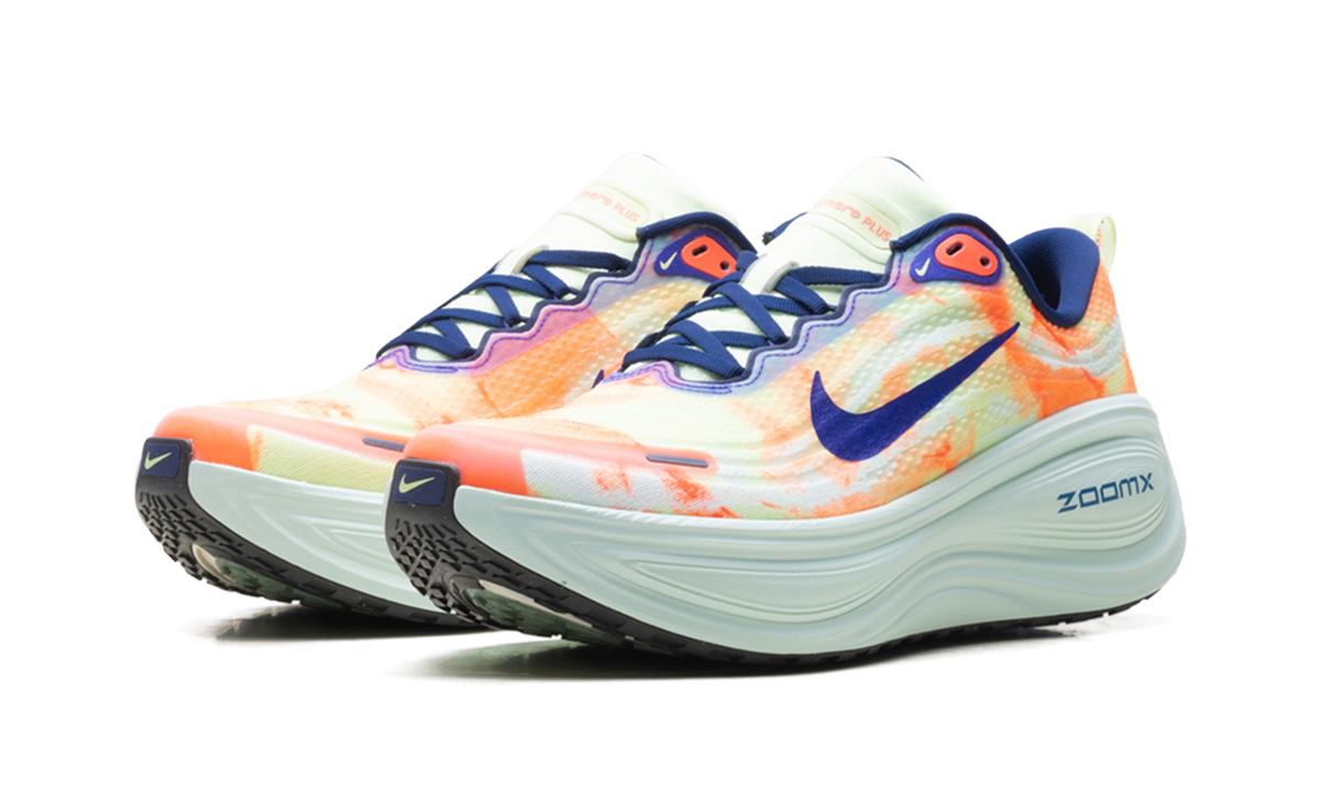 Overkicks - Nike Vomero Plus Barely Volt Multi-Color (IQ0605-701) - vista trasera