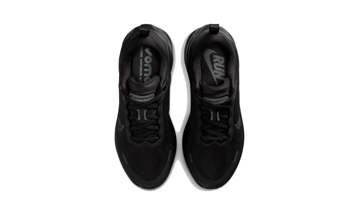 Overkicks - Nike Vomero Plus Black Metallic Dark Grey (Womens) (HV8154-001) - vista superior