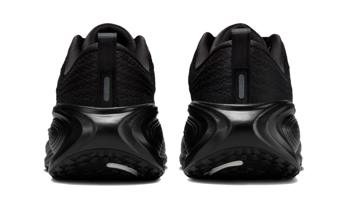 Overkicks - Nike Vomero Plus Black Metallic Dark Grey (Womens) (HV8154-001) - detalle talon