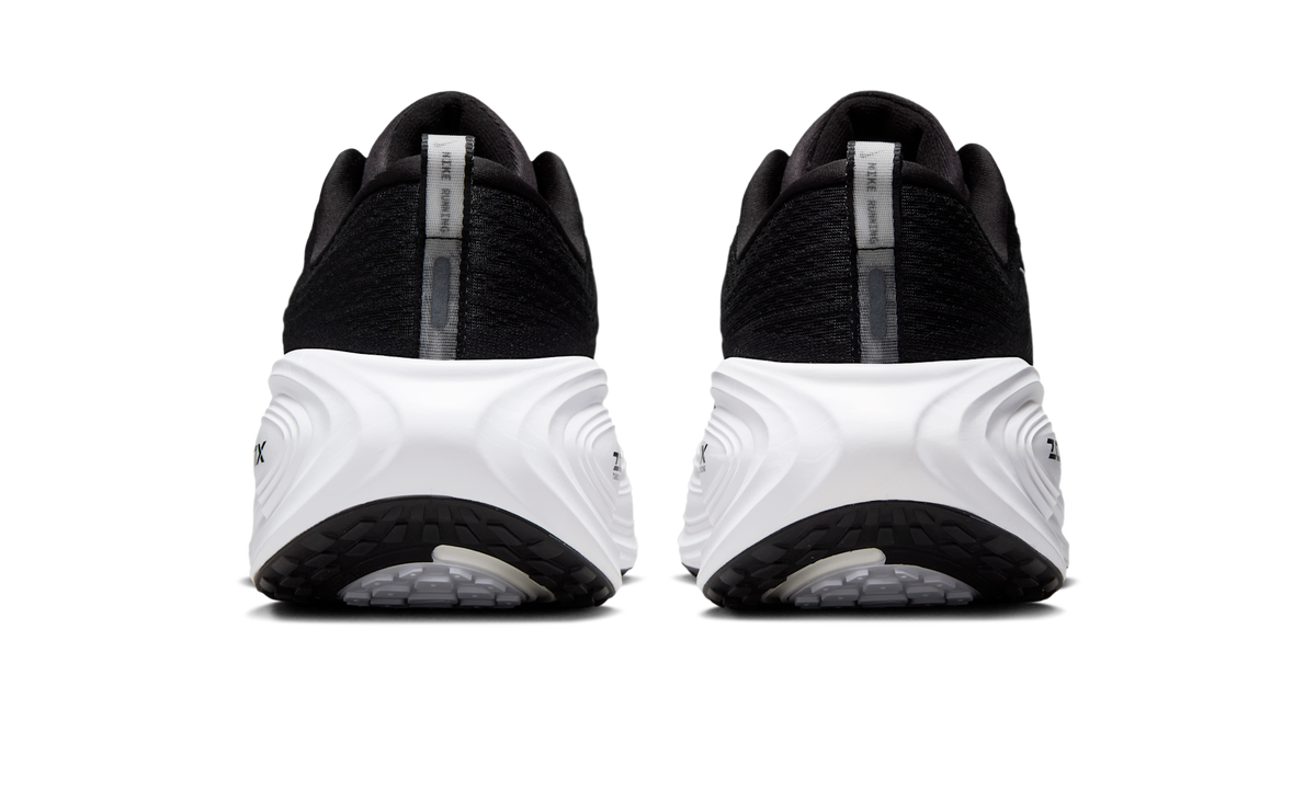 Overkicks - Nike Vomero Plus Black White (HV8150-002) - detalle talon