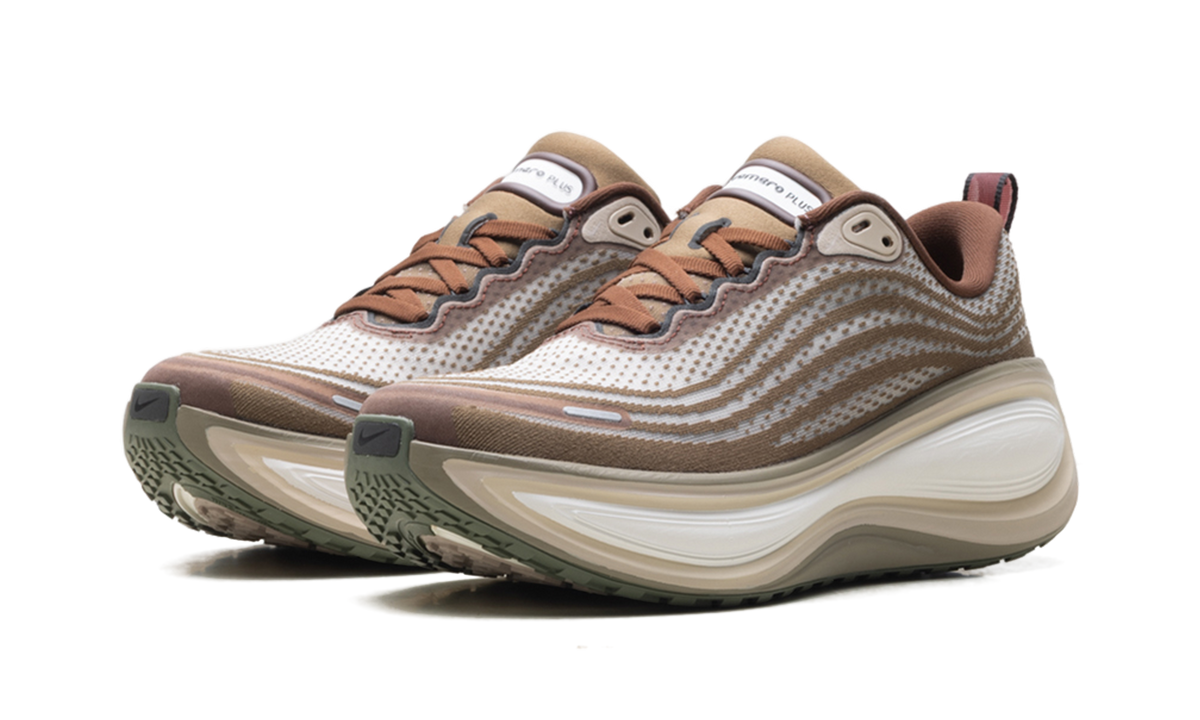 Overkicks - Nike Vomero Plus Caldera Brown Dark Field Brown (IO4482-001) - vista trasera
