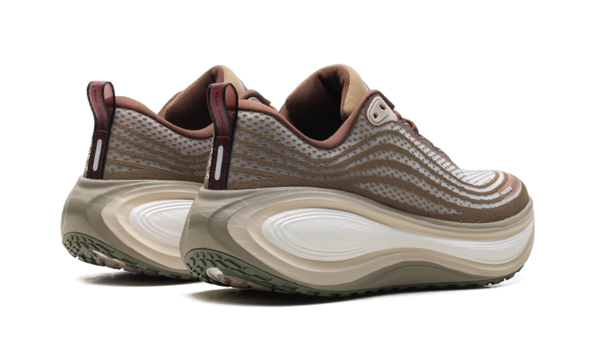 Overkicks - Nike Vomero Plus Caldera Brown Dark Field Brown (IO4482-001) - par completo