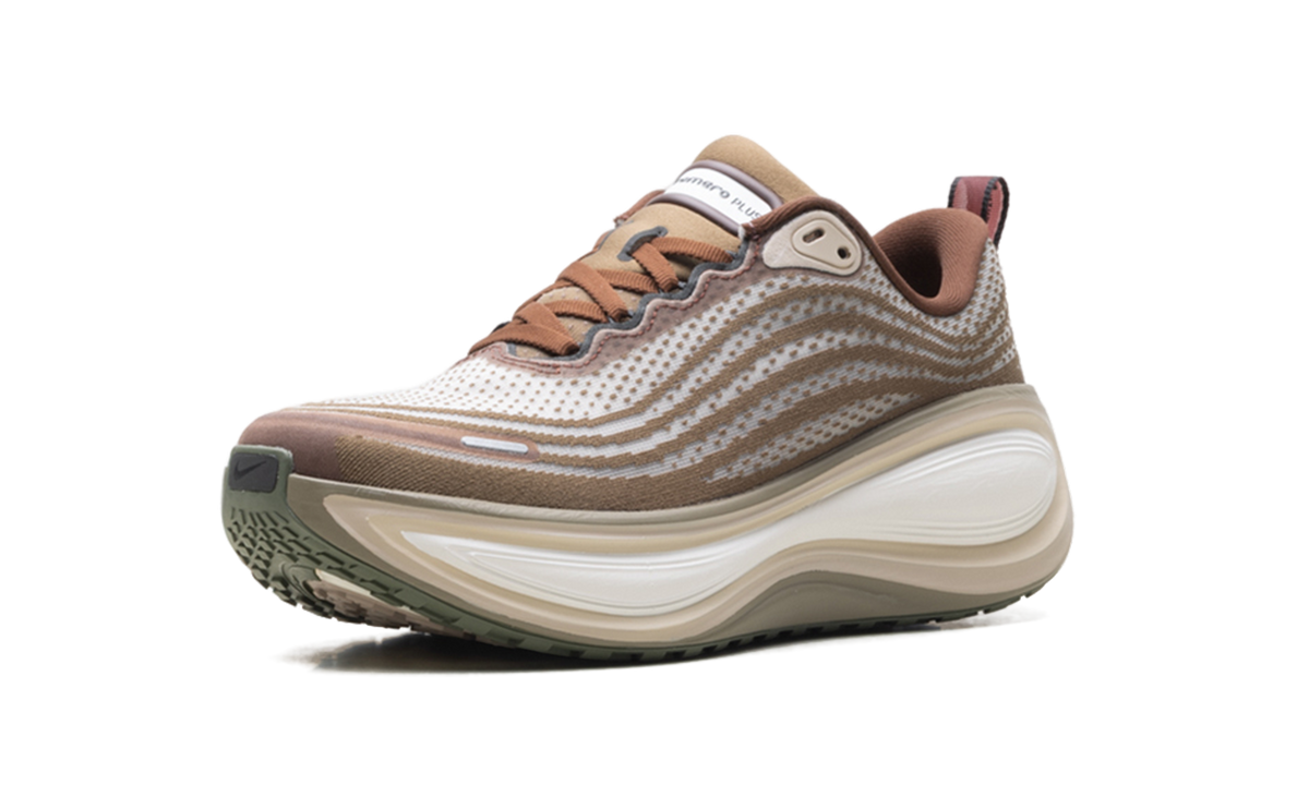 Overkicks - Nike Vomero Plus Caldera Brown Dark Field Brown (IO4482-001) - detalle suela