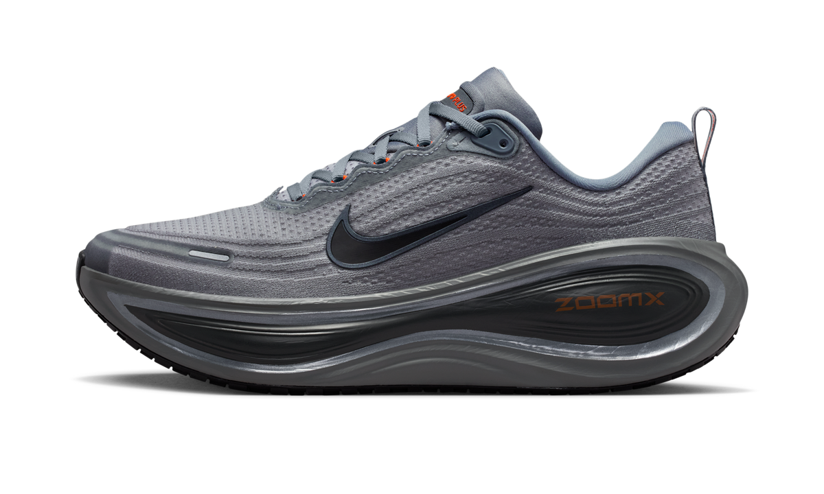 Overkicks - Nike Vomero Plus Cool Grey Safety Orange Black (HV8150-014) - vista lateral