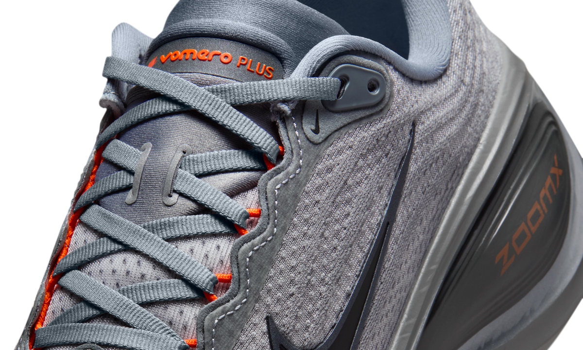 Overkicks - Nike Vomero Plus Cool Grey Safety Orange Black (HV8150-014) - detalle lateral interior