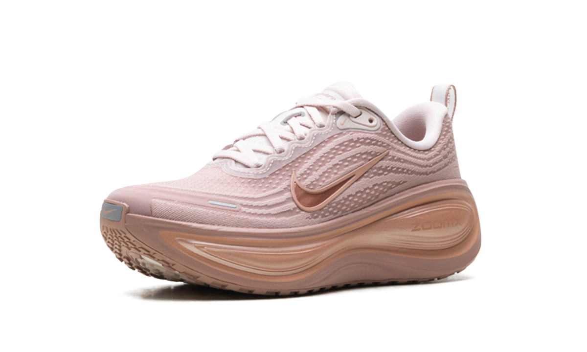 Overkicks - Nike Vomero Plus Particle Pink Rose Gold (Womens) (HV8154-601) - detalle suela