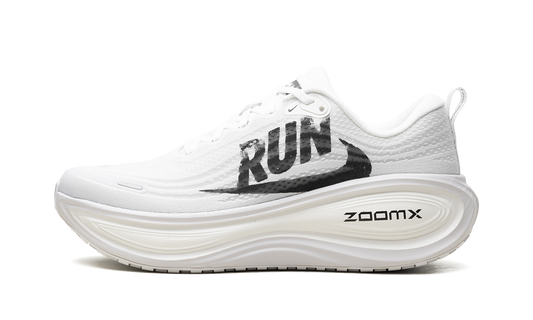 Overkicks - Nike Vomero Plus Run (IH2268-100) - vista lateral