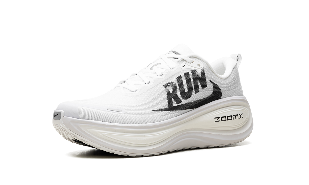 Overkicks - Nike Vomero Plus Run (IH2268-100) - detalle suela