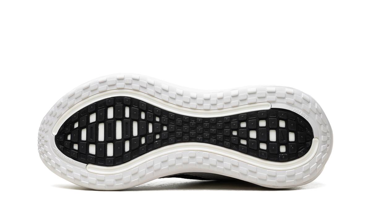 Overkicks - Nike Vomero Plus Run (IH2268-100) - vista superior