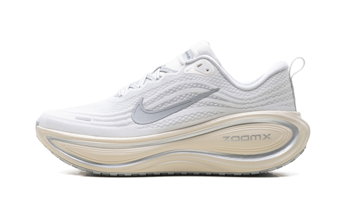Overkicks - Nike Vomero Plus Running is Mental (IQ0308-094) - vista lateral