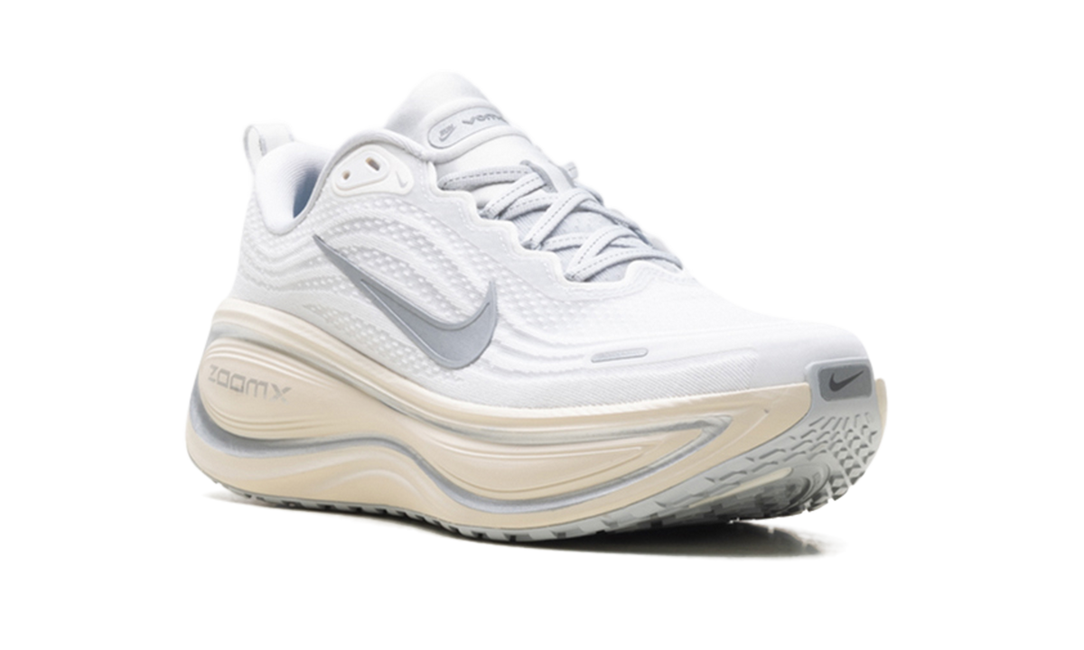 Overkicks - Nike Vomero Plus Running is Mental (IQ0308-094) - detalle lateral interior
