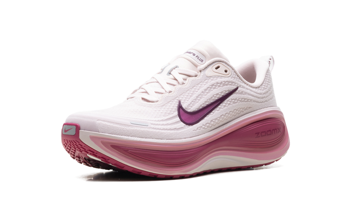 Overkicks - Nike Vomero Plus Silt Red Sweet Beet Bordeaux (Womens) (HV8154-602) - detalle suela