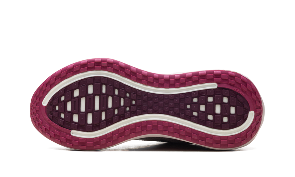 Overkicks - Nike Vomero Plus Silt Red Sweet Beet Bordeaux (Womens) (HV8154-602) - vista superior