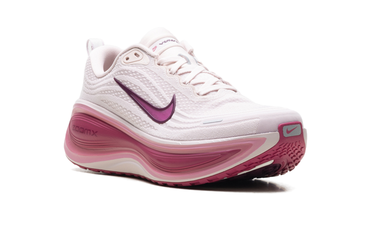 Overkicks - Nike Vomero Plus Silt Red Sweet Beet Bordeaux (Womens) (HV8154-602) - detalle lateral interior