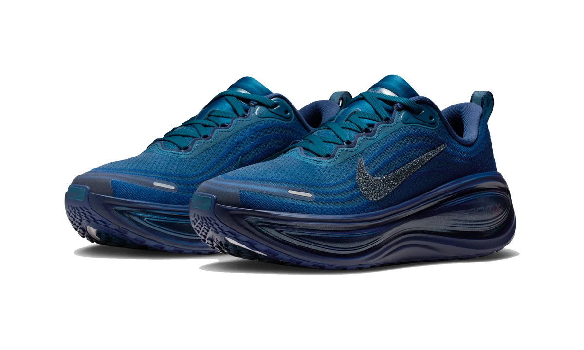 Overkicks - Nike Vomero Plus Swarovski Blue Force (Womens) (IM7389-499) - vista trasera