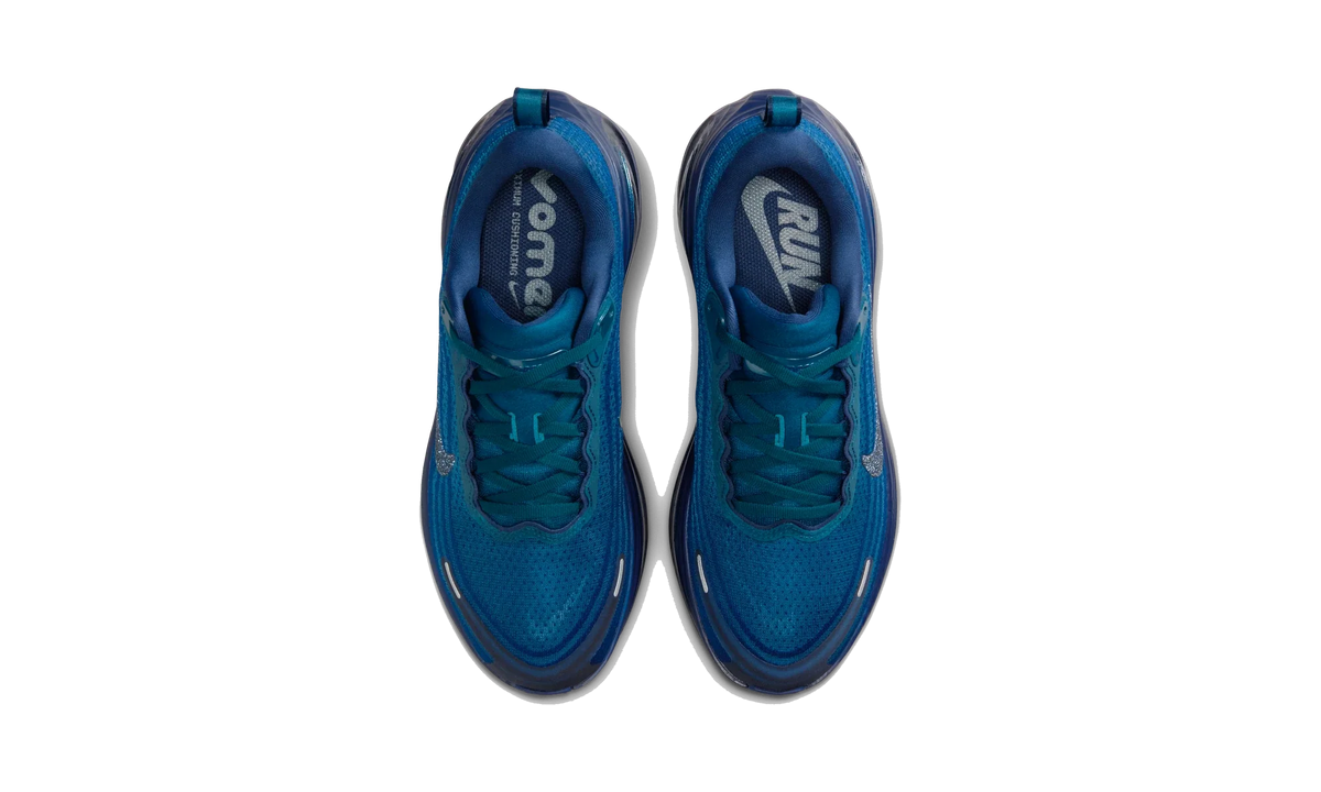 Overkicks - Nike Vomero Plus Swarovski Blue Force (Womens) (IM7389-499) - vista superior