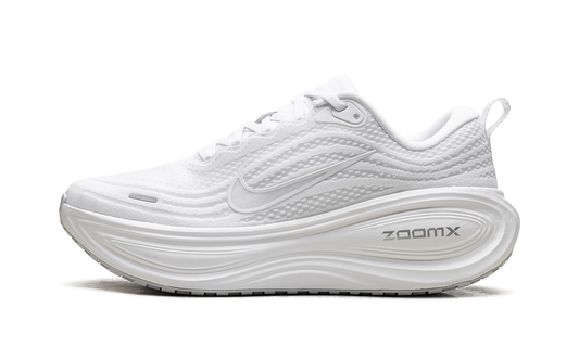 Overkicks - Nike Vomero Plus Triple White (Womens) (HV8154-102) - vista lateral