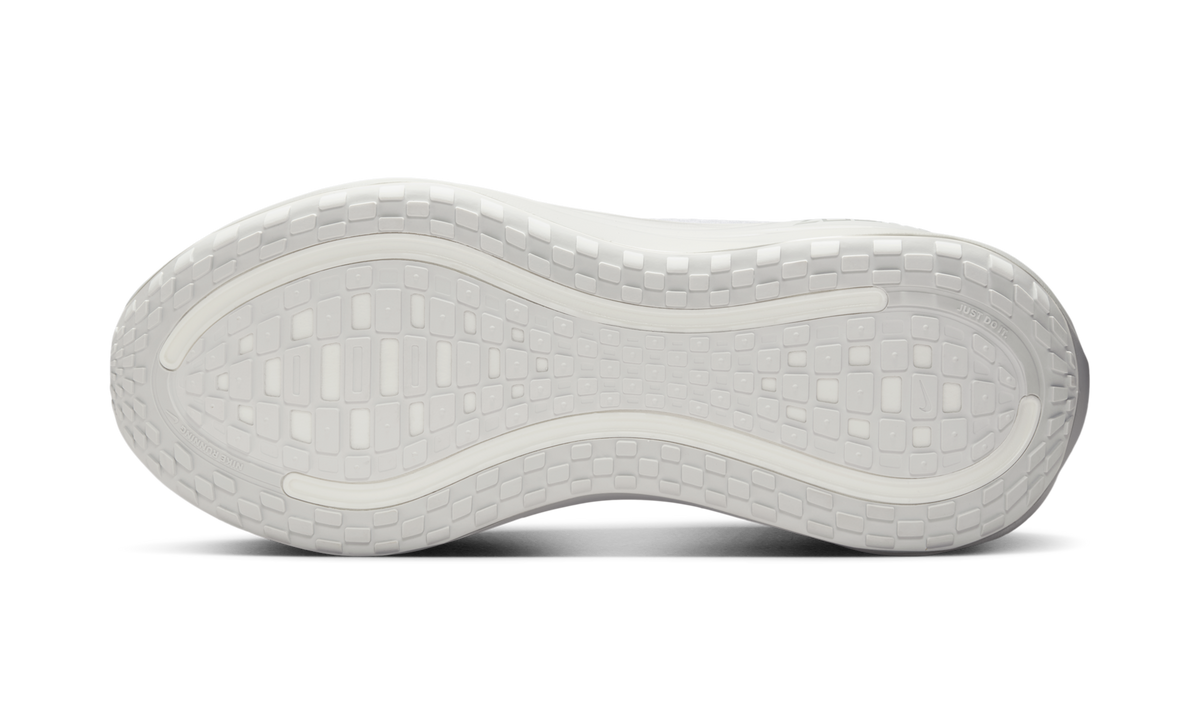 Overkicks - Nike Vomero Plus White (HV8150-102) - par completo
