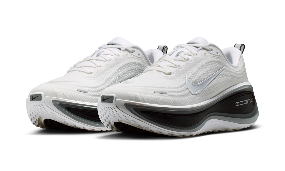 Overkicks - Nike Vomero Plus White Black Cool Grey (II7181-102) - vista trasera