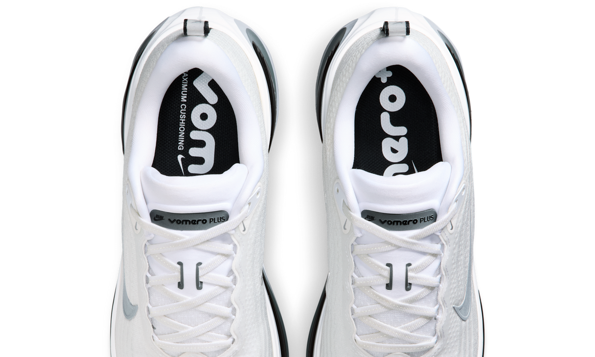 Overkicks - Nike Vomero Plus White Black Cool Grey (II7181-102) - vista superior
