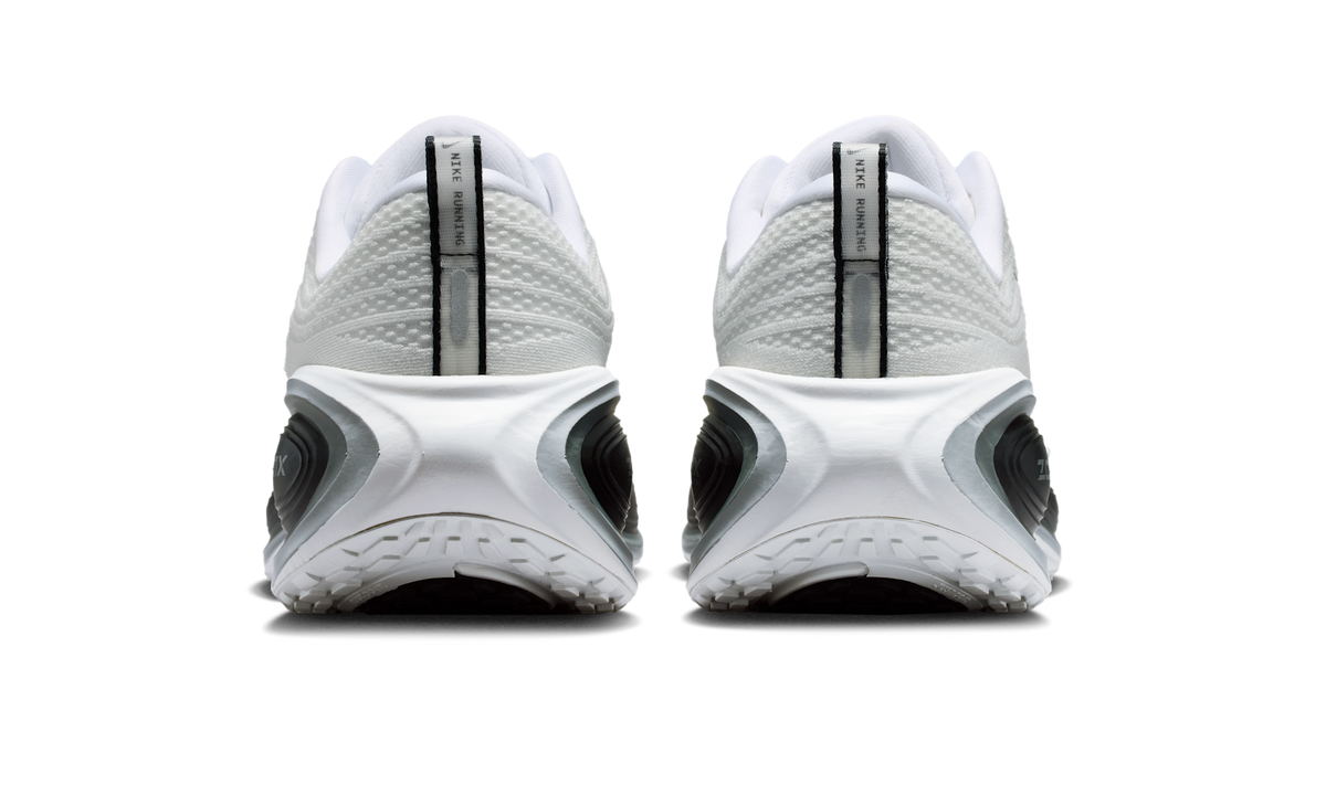 Overkicks - Nike Vomero Plus White Black Cool Grey (II7181-102) - detalle talon