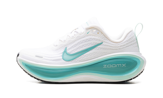 Overkicks - Nike Vomero Plus White Bleached Turquoise (Womens) (HV8154-100) - vista lateral