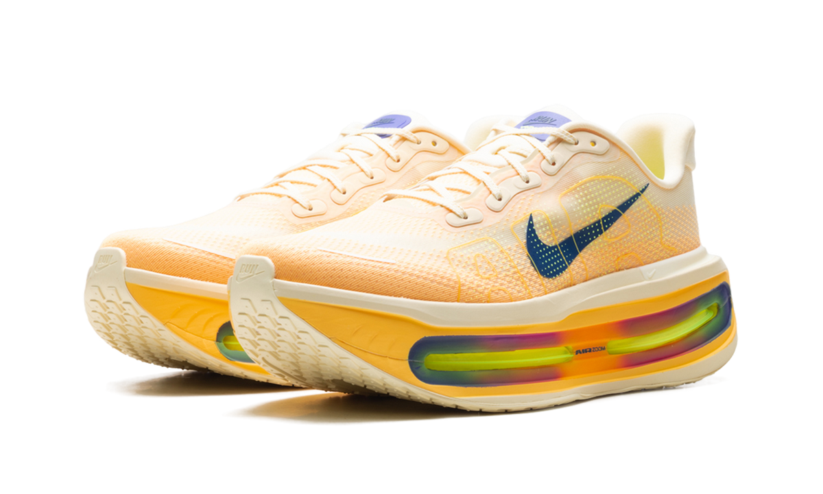 Overkicks - Nike Vomero Premium Alabaster (HQ2050-701) - vista trasera