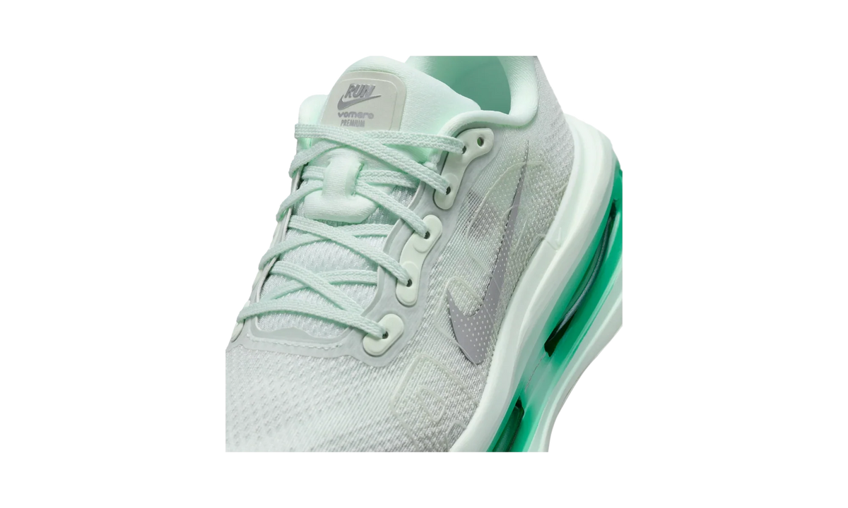 Overkicks - Nike Vomero Premium Barely Green (Womens) (HM5973-300) - detalle lateral interior