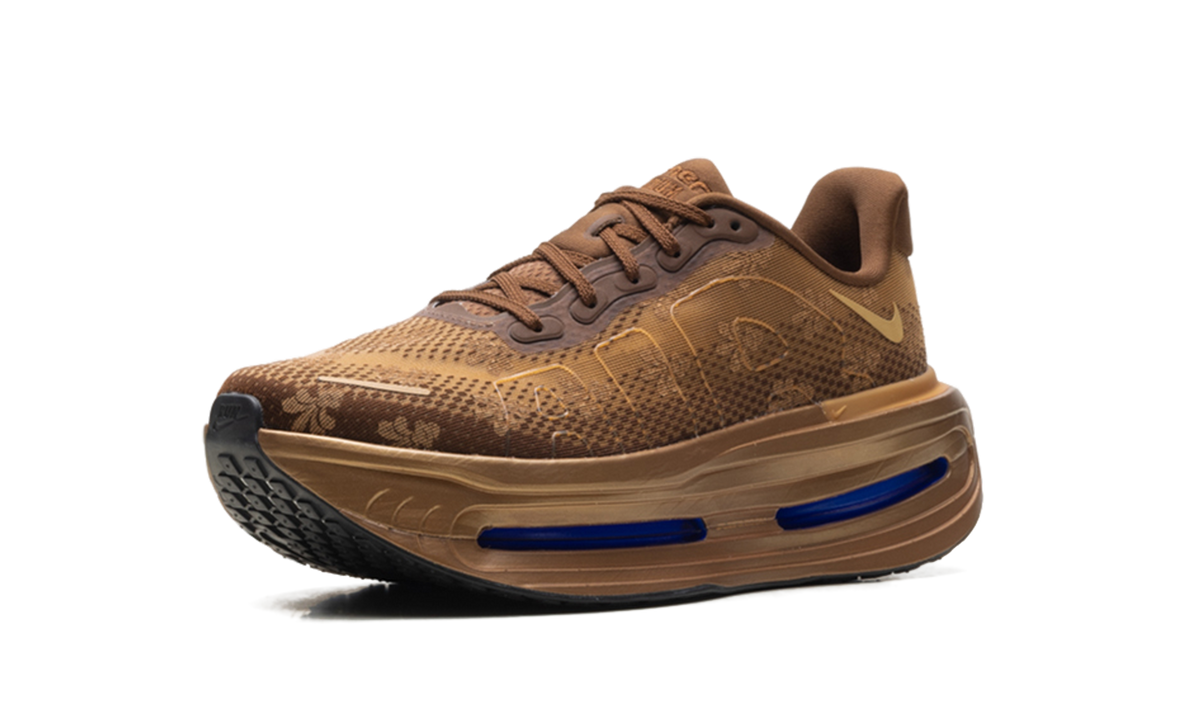 Overkicks - Nike Vomero Premium Flat Stout (Womens) (IQ0028-200) - detalle suela