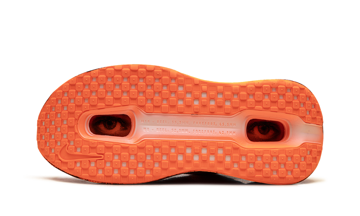 Overkicks - Nike Vomero Premium Melitta Baumeister (Womens) (IQ7166-800) - vista superior