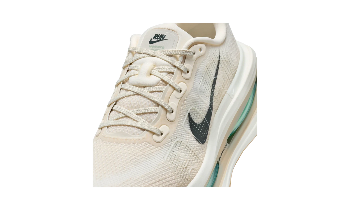Overkicks - Nike Vomero Premium Pale Ivory Jade Horizon (HQ2050-106) - detalle lateral interior