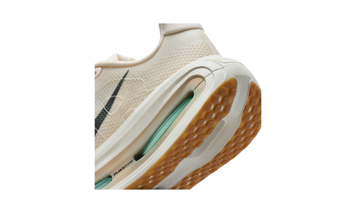 Overkicks - Nike Vomero Premium Pale Ivory Jade Horizon (HQ2050-106) - detalle