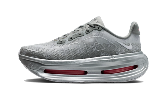 Overkicks - Nike Vomero Premium QS Fleur De-Lis Geyser Grey (Womens) (IQ0028-001) - vista lateral