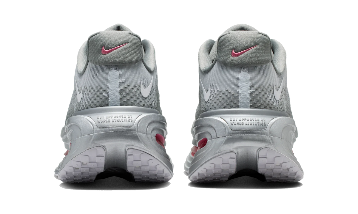 Overkicks - Nike Vomero Premium QS Fleur De-Lis Geyser Grey (Womens) (IQ0028-001) - detalle talon
