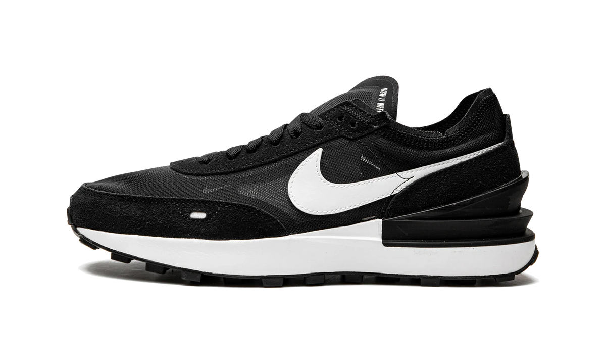 Overkicks - Nike Waffle One Black (Womens) (DC2533-001) - vista lateral