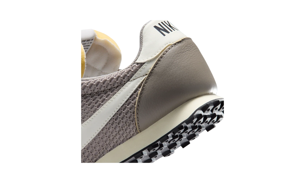 Overkicks - Nike Waffle Racer SE Moon Fossil Sail (IM8673-001) - detalle