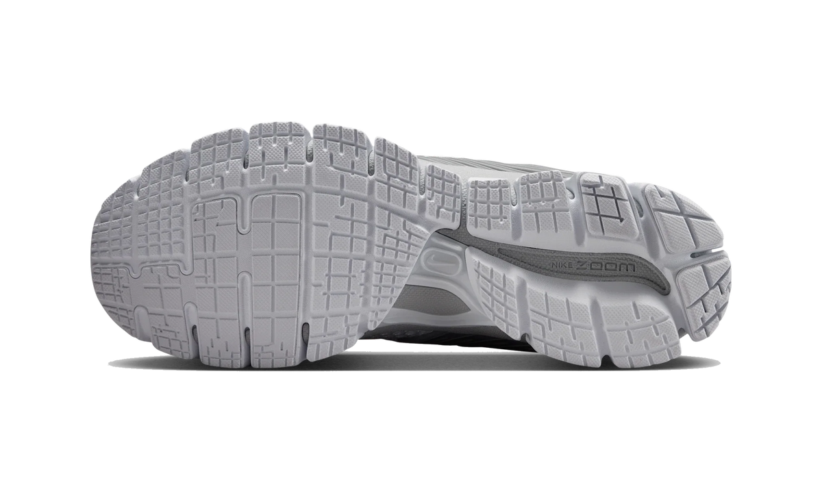 Overkicks - Nike Zoom Skylon 11 White Grey Fog Silver (Womens) (IU7360-103) - par completo