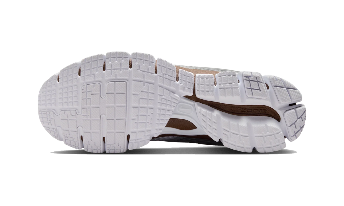Overkicks - Nike Zoom Skylon 11 White Silver Cacao Wow (Womens) (IU7360-102) - par completo