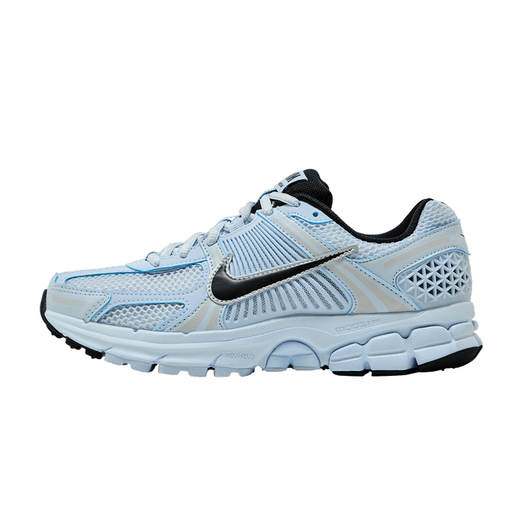 Overkicks - Nike Zoom Vomero 5 Blue Tint Platinum Tint Metallic Platinum Black (Women's) (FJ2028-401) - vista lateral