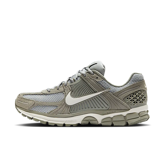 Overkicks - Nike Zoom Vomero 5 Dark Stucco (HF1553-002) - vista lateral