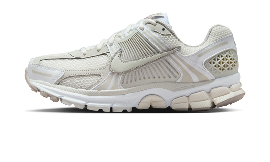 Overkicks - Nike Zoom Vomero 5 Light Bone (Womens) (FJ2028-107) - vista lateral