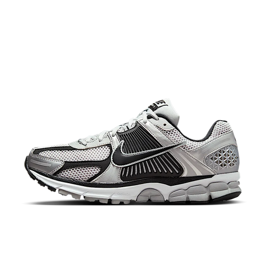 Overkicks - Nike Zoom Vomero 5 Metallic Silver Black (FJ4151-004) - vista lateral
