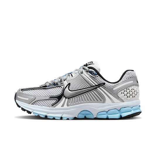 Overkicks - Nike Zoom Vomero 5 Metallic Silver Blue Tint (Womens) (HF1877-100) - vista lateral