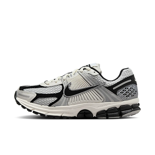 Overkicks - Nike Zoom Vomero 5 Photon Dust Black (Womens) (HQ1182-001) - vista lateral
