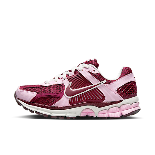 Overkicks - Nike Zoom Vomero 5 Pink Foam Team Red (Womens) (FN7196-663) - vista lateral