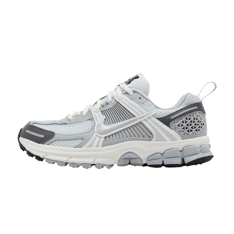 Overkicks - Nike Zoom Vomero 5 Pure Platinum Metallic Silver (GS) (HF6998-002) - vista lateral