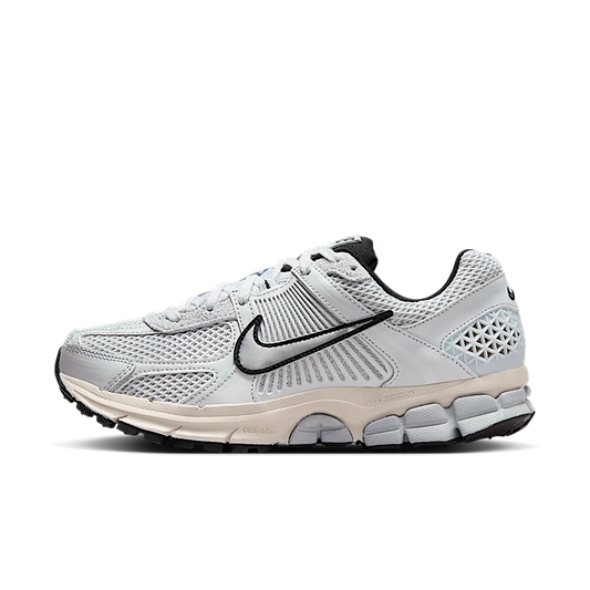Overkicks - Nike Zoom Vomero 5 Pure Platinum (Womens) (FN6742-002) - vista lateral