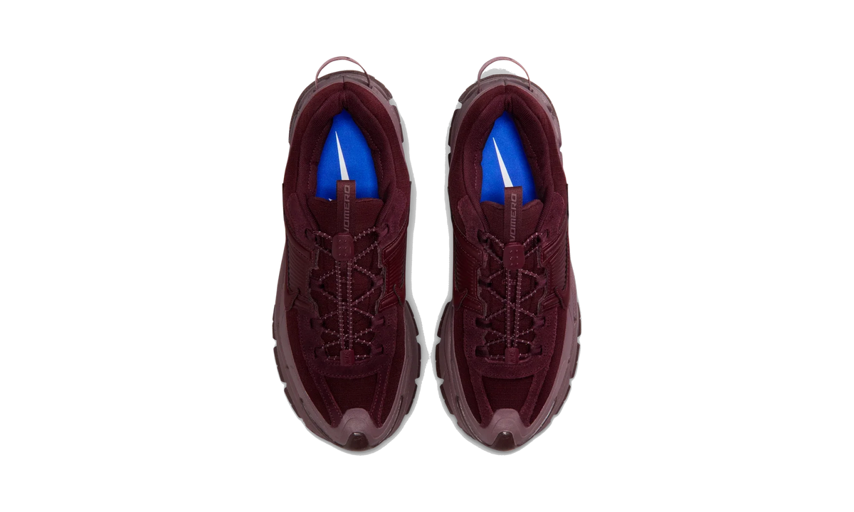 Overkicks - Nike Zoom Vomero 5 Roam Burgundy Team Red (Womens) (HQ2181-500) - vista superior