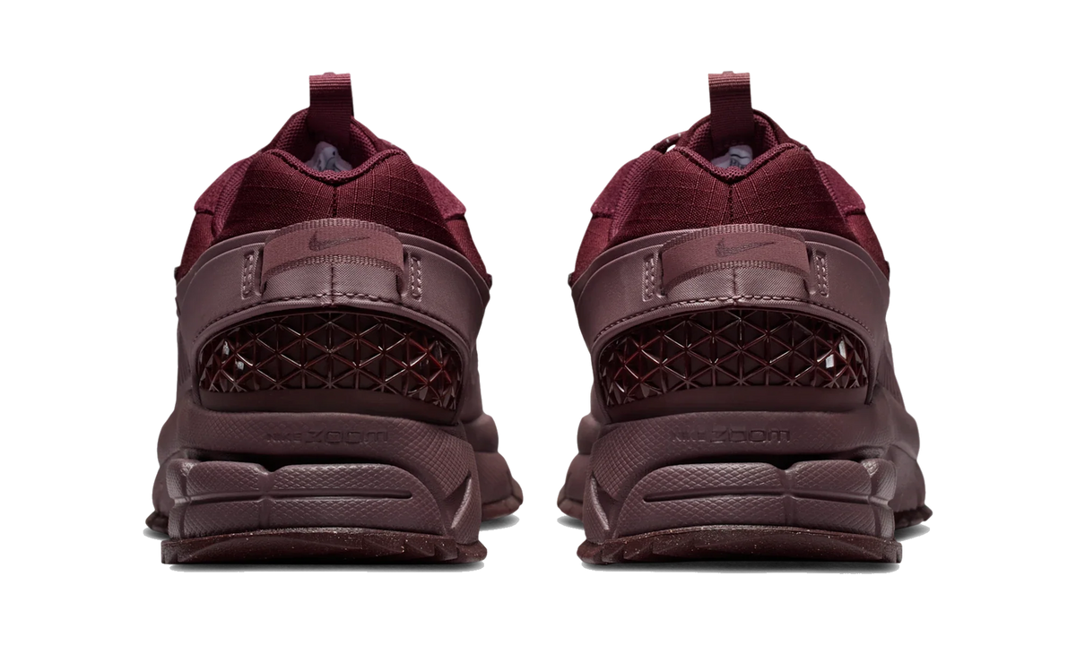 Overkicks - Nike Zoom Vomero 5 Roam Burgundy Team Red (Womens) (HQ2181-500) - detalle talon