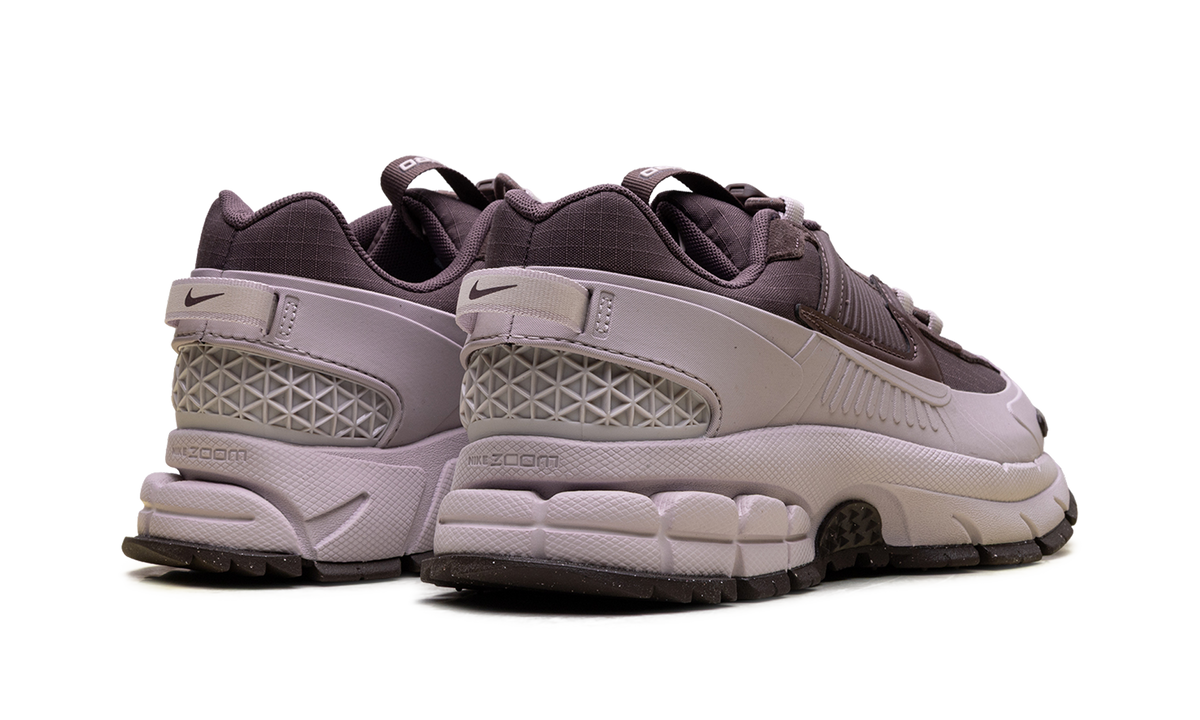 Overkicks - Nike Zoom Vomero 5 Roam Tattoo Particle Rose (Womens) (HQ2181-501) - par completo